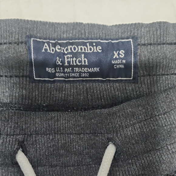 Abercrombie & Fitch. Size XS. Men's Gray Jogger Pants - Picture 2 of 12